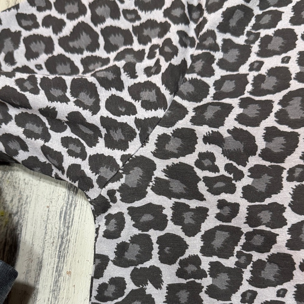 Puma Streetwear Black and Gray Leopard Print Men's Tee - Picture 8 of 9